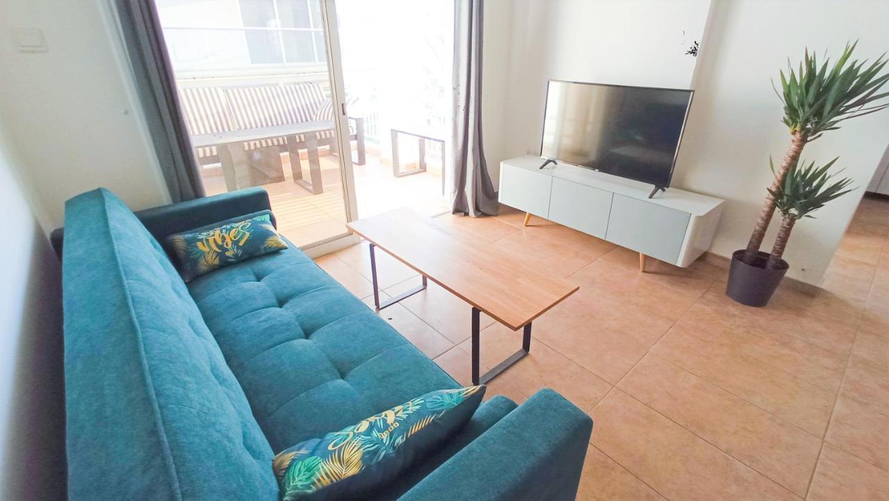 Luxury Private Rooms -Sea View, Netflix, Gym- 5 Min From Beach! - Private Room In Shared Apartment Larnaca Ngoại thất bức ảnh