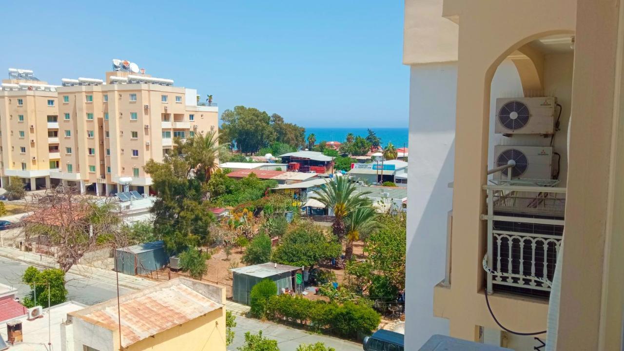 Luxury Private Rooms -Sea View, Netflix, Gym- 5 Min From Beach! - Private Room In Shared Apartment Larnaca Ngoại thất bức ảnh