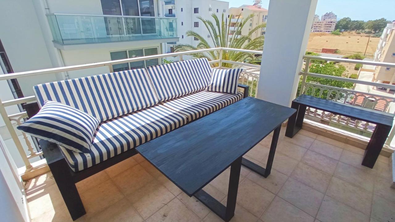 Luxury Private Rooms -Sea View, Netflix, Gym- 5 Min From Beach! - Private Room In Shared Apartment Larnaca Ngoại thất bức ảnh